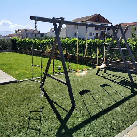 Apartment House Kastela With Heated Pool & Jacuzzi Rum bild