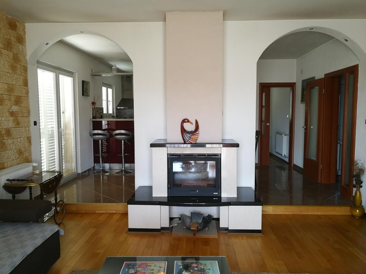 Apartment House Kastela With Heated Pool & Jacuzzi Exteriör bild