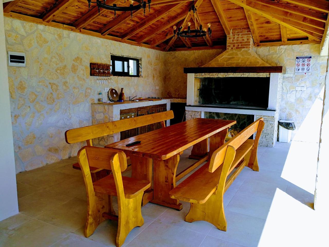 Apartment House Kastela With Heated Pool & Jacuzzi Exteriör bild