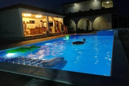 Apartment House Kastela With Heated Pool & Jacuzzi Exteriör bild